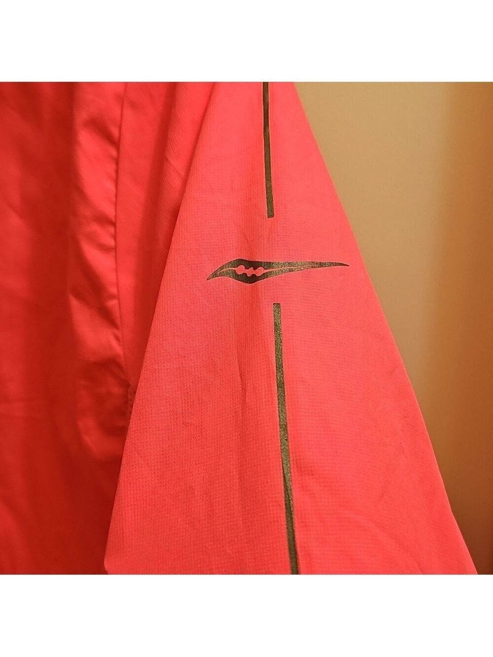 Saucony Runshield full zip jacket - Picture 3 of 10